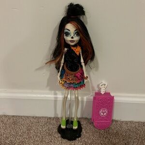 Monster High Travel Scaris Skelita Calaveras Doll